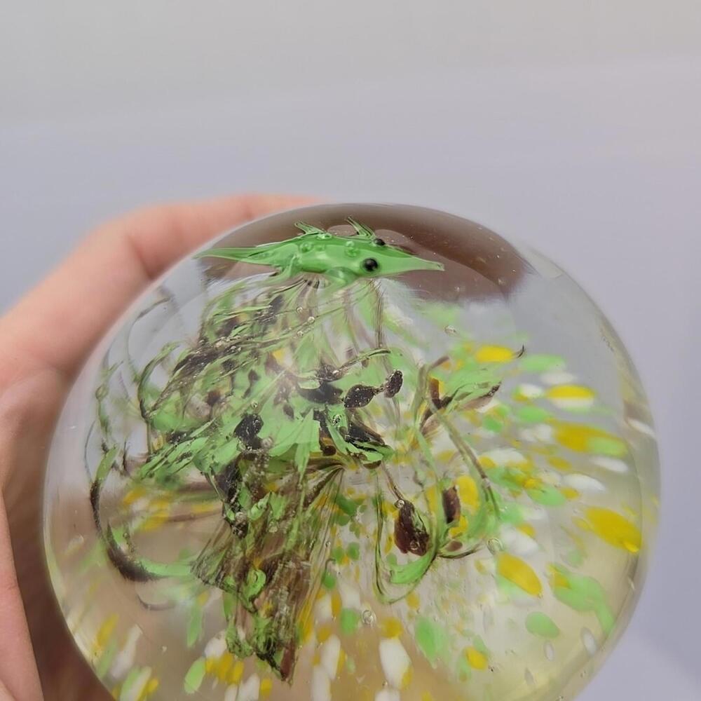 Vtg Art Glass Paper Weight With Green Shrimp Yellow, White & Green Brown Swirl - Picture 14 of 15